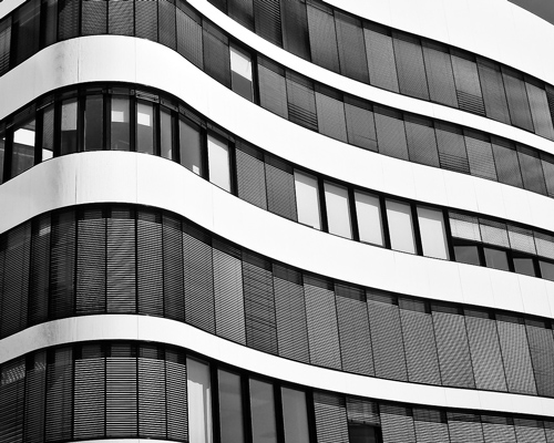 沈陽石材幕墻公司解析：石材幕墻的多重優(yōu)勢與應(yīng)用價(jià)值